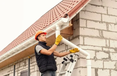 Pose et remplacement de gouttières au Vaulmier