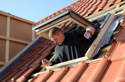 Pose de fenêtres de toit Velux au Vaulmier